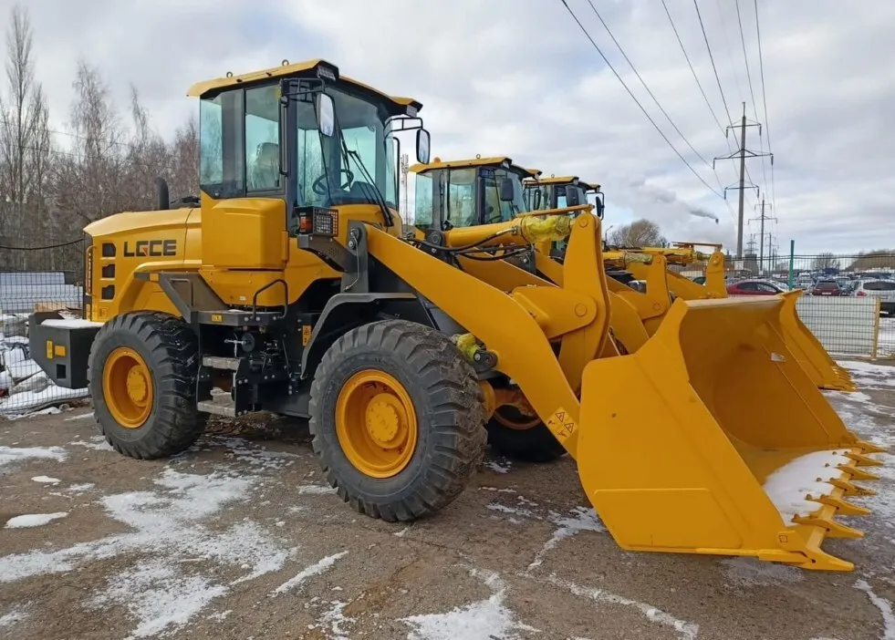 Уборка территорий самосвалом в Минске